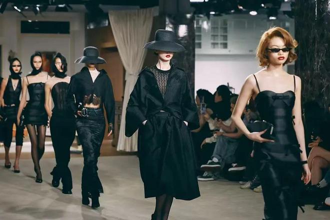 中国大奖赛冠军苏翊鸣首摘世锦赛银牌创中国单板滑雪历史新葡京网上赌场每周速报 皮亚斯特里夺得2025 F1(图15) 中国大奖赛冠军苏翊鸣首摘世锦赛银牌创中国单板滑雪历史新葡京网上赌场每周速报 皮亚斯特里夺得2025 F1(图15)