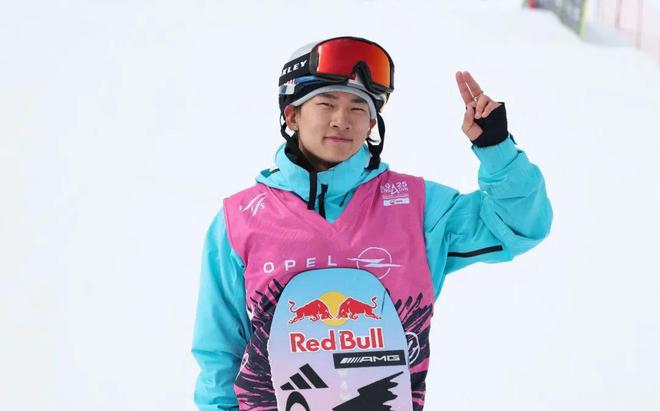 中国大奖赛冠军苏翊鸣首摘世锦赛银牌创中国单板滑雪历史新葡京网上赌场每周速报 皮亚斯特里夺得2025 F1(图18) 中国大奖赛冠军苏翊鸣首摘世锦赛银牌创中国单板滑雪历史新葡京网上赌场每周速报 皮亚斯特里夺得2025 F1(图18)